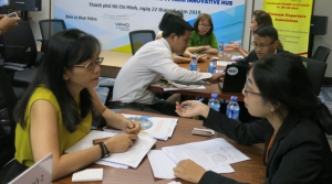Các doanh nghiệp Việt Nam tại một buổi kết nối với doanh nghiệp nước ngoài 