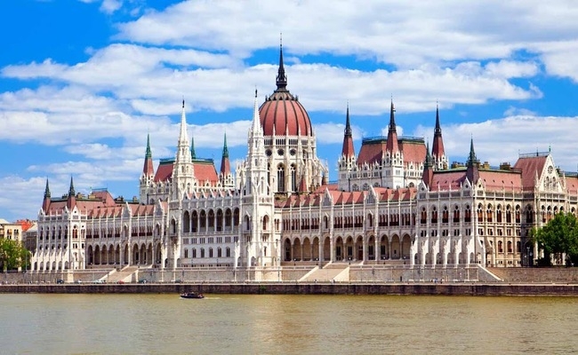 Tòa nhà Quốc hội Hungary có kiến trúc độc đáo nhất thế giới