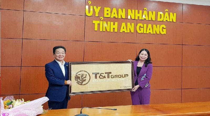 An Giang trao quyết định chủ trương đầu tư 2 dự án của Tập đoàn T&T