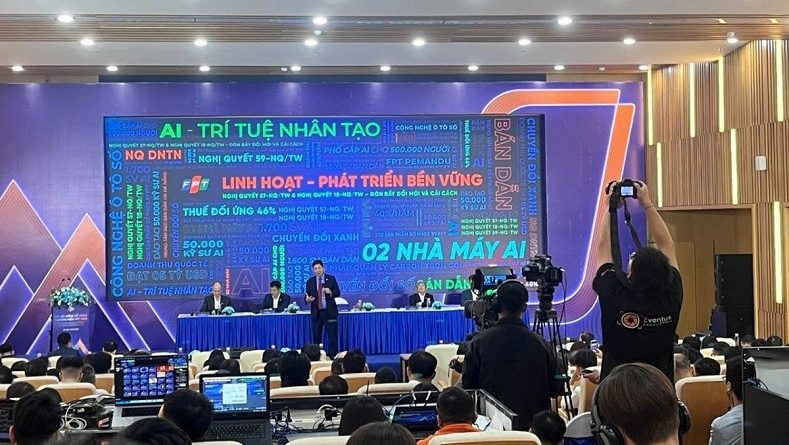 Chủ tịch FPT Trương Gia Bình không lo ngại về DeepSeek, tuyên bố sẽ xây thêm nhà máy AI